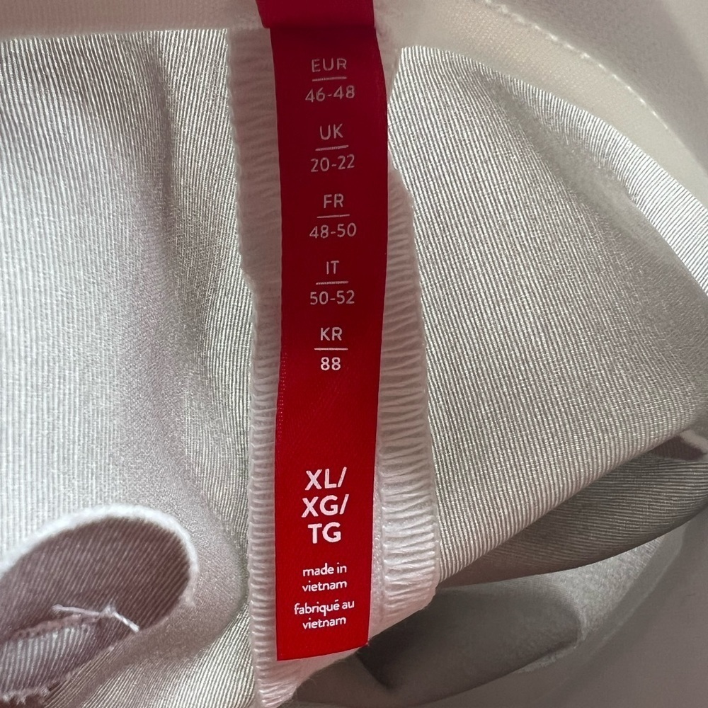 Spanx On-the-go White Ankle Slim Straight Pants - Picture 10 of 13